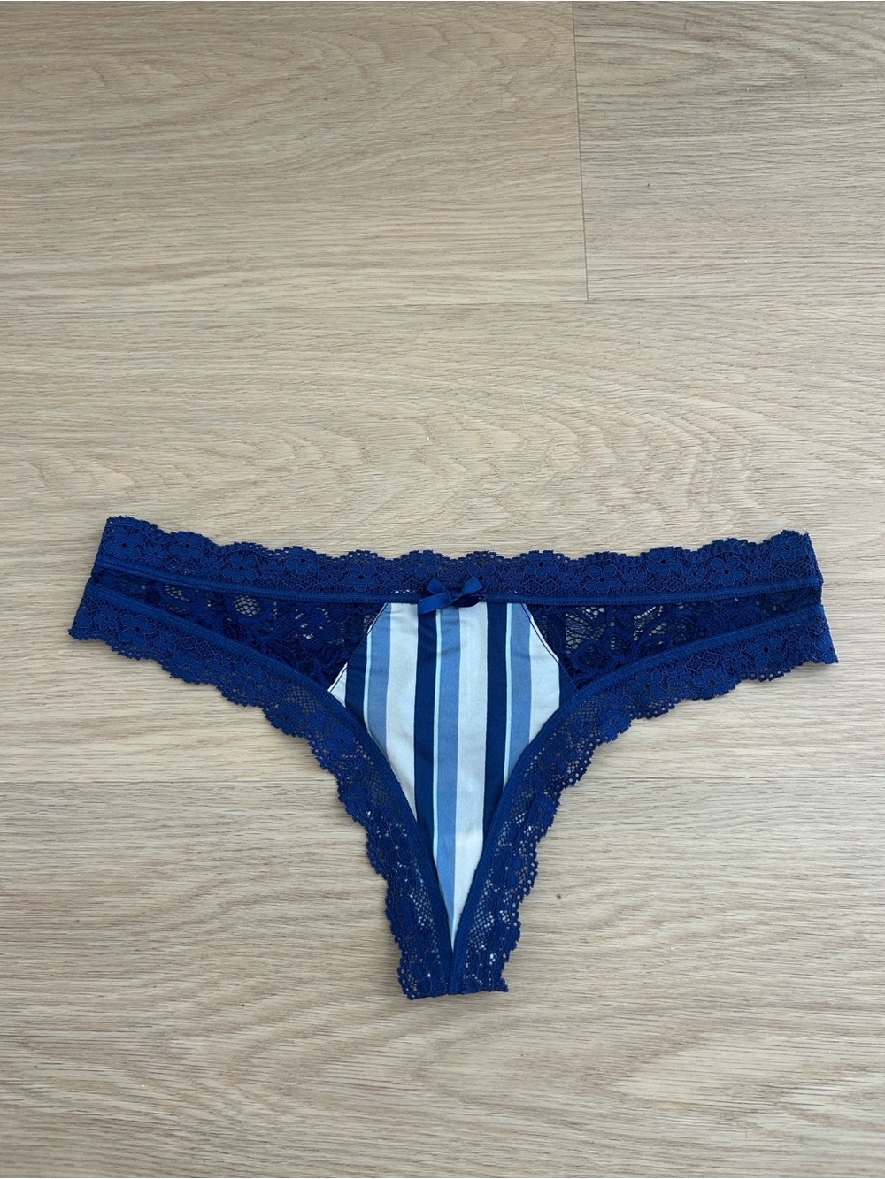 Victoria’s Secret Very Sexy Lace Trim Panty S
